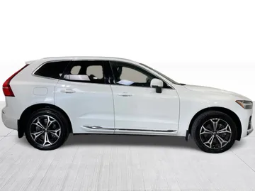 2022 Volvo XC60 Recharge - image 2