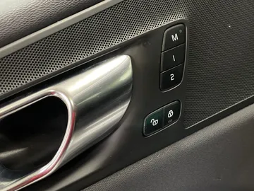 2022 Volvo XC60 Recharge - image 20