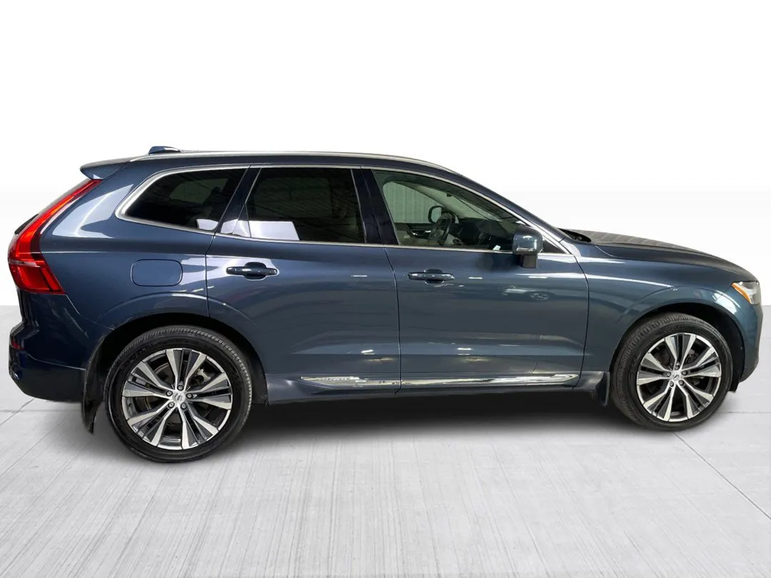 2022 Volvo XC60 Recharge — photo 2
