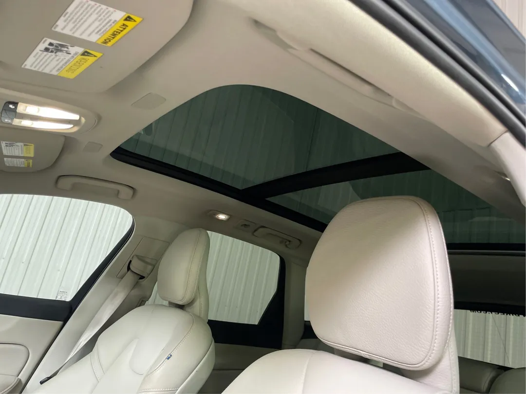 2022 Volvo XC60 Recharge — photo 5