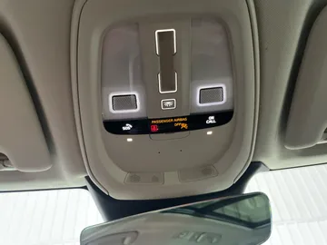2022 Volvo XC60 Recharge - image 17
