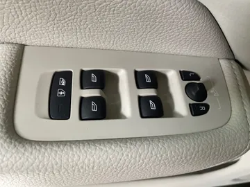 2022 Volvo XC60 Recharge - image 30