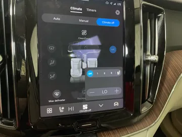2022 Volvo XC60 Recharge - image 28