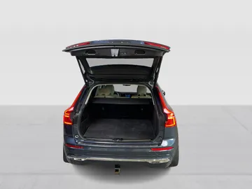 2022 Volvo XC60 Recharge - image 14