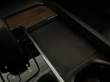2022 Volvo XC60 Recharge - image 33