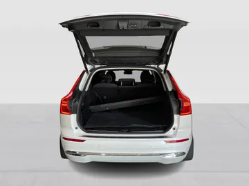 2022 Volvo XC60 Recharge - image 14