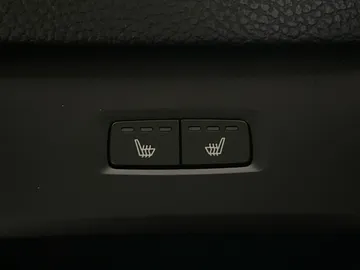 2022 Volvo XC60 Recharge - image 29