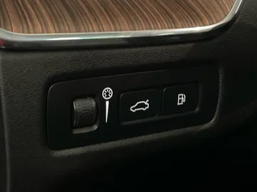 2022 Volvo XC60 Recharge - image 35