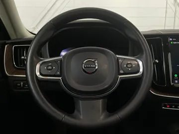 2022 Volvo XC60 Recharge - image 19
