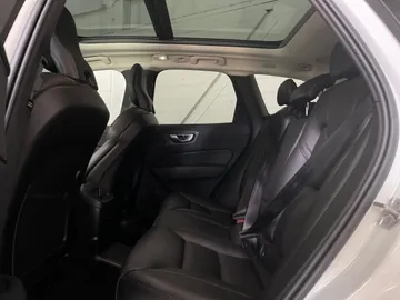 2022 Volvo XC60 Recharge - image 16