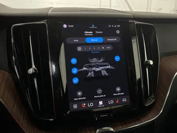 2022 Volvo XC60 Recharge - image 25