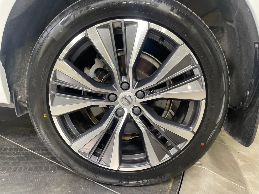2022 Volvo XC60 Recharge — photo 6