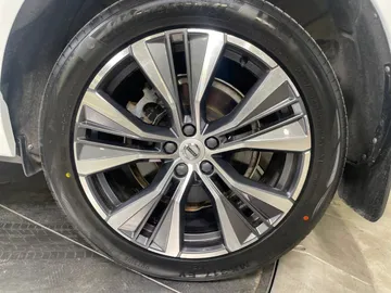 2022 Volvo XC60 Recharge - image 7