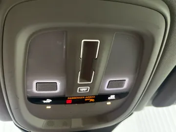 2022 Volvo XC60 Recharge - image 17