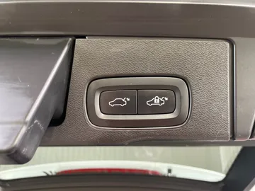 2022 Volvo XC60 Recharge - image 24