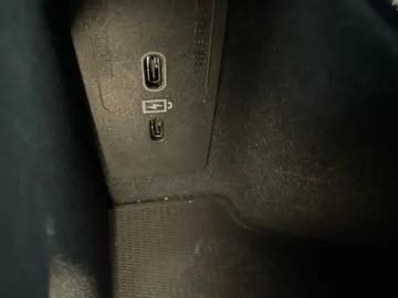 2022 Volvo XC60 Recharge - image 35