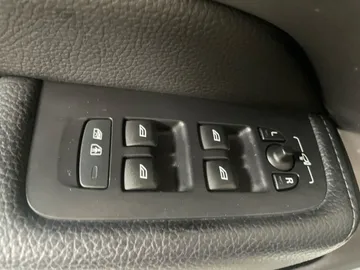 2022 Volvo XC60 Recharge - image 31