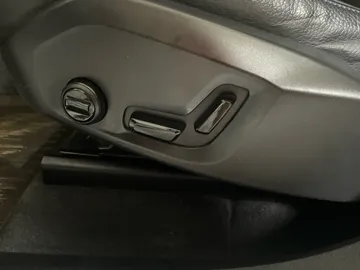 2022 Volvo XC60 Recharge - image 21