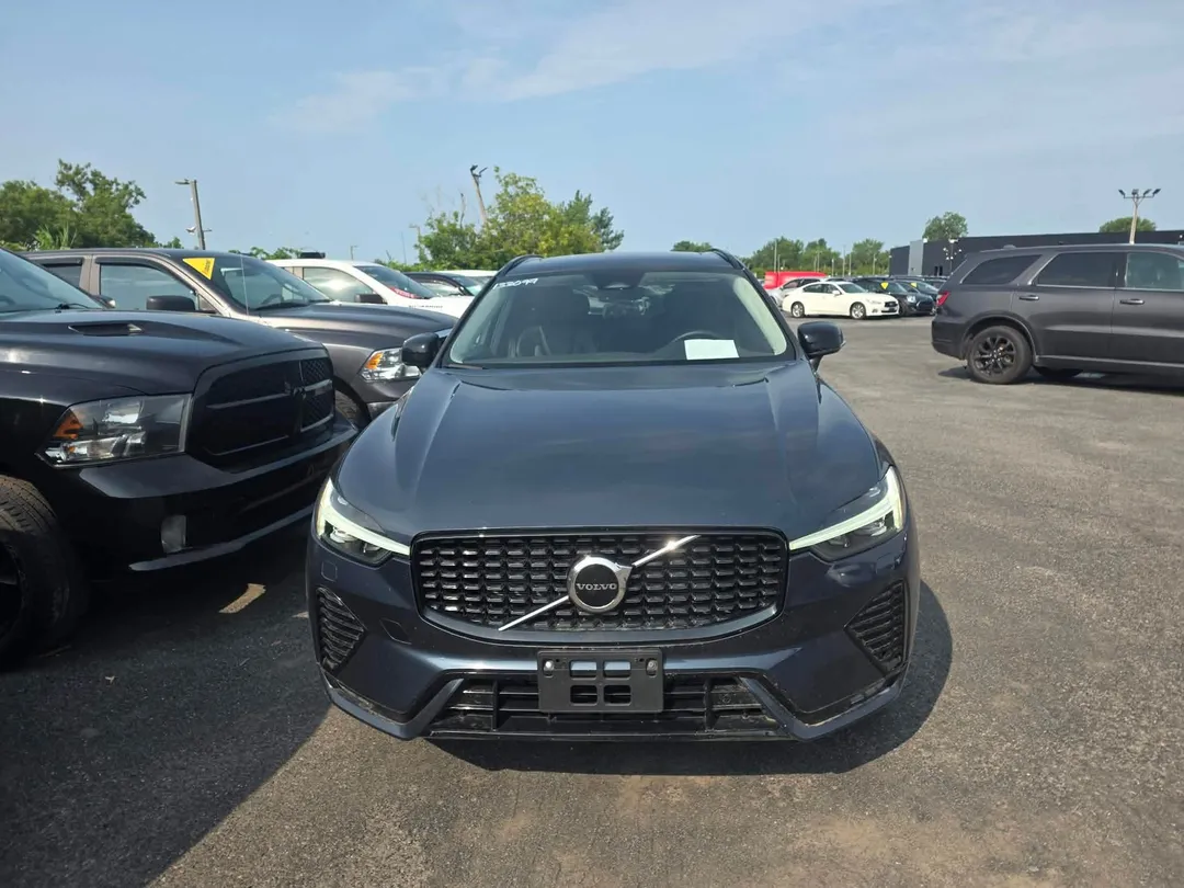 2024 Volvo XC60 — photo 2
