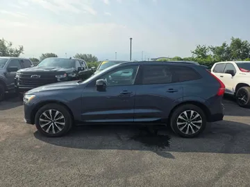 2024 Volvo XC60 - image 4