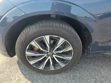 2024 Volvo XC60 - image 7