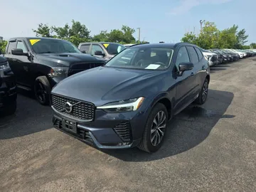 2024 Volvo XC60 - image 3