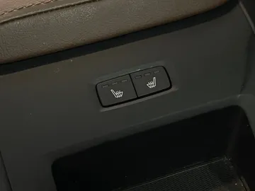 2024 Volvo XC60 - image 24