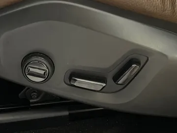 2024 Volvo XC60 - image 26