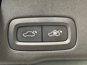 2024 Volvo XC60 - image 22