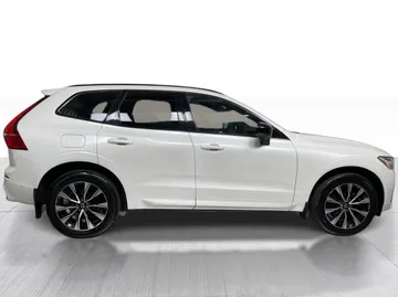 2024 Volvo XC60 - image 2