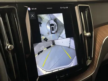 2024 Volvo XC60 - image 27