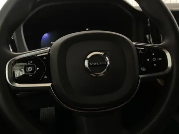 2024 Volvo XC60 - image 19