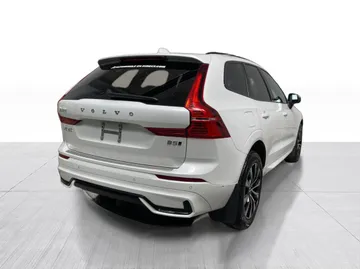 2024 Volvo XC60 - image 15
