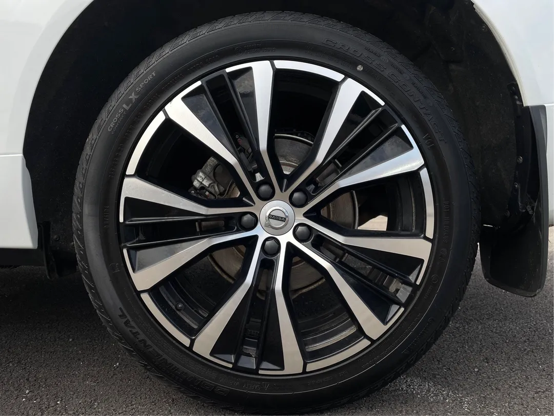 2024 Volvo XC60 B5 Plus Dark Theme AWD, photo 6