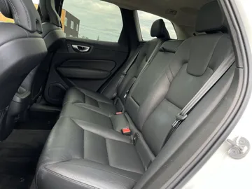 2024 Volvo XC60 - image 16