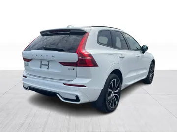 2024 Volvo XC60 - image 15