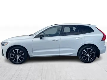 2024 Volvo XC60 - image 11