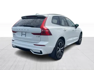 2024 Volvo XC60 - image 15