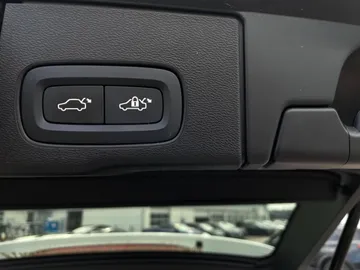2024 Volvo XC60 - image 21