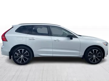 2024 Volvo XC60 - image 2