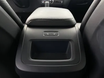 2024 Volvo XC60 - image 26