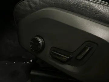 2024 Volvo XC60 - image 20