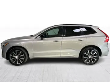 2024 Volvo XC60 - image 11