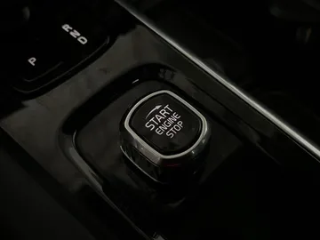 2024 Volvo XC60 - image 25