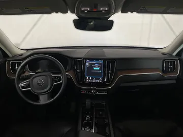 2024 Volvo XC60 - image 4