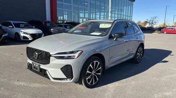 2024 Volvo XC60 - image 3