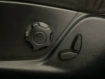 2018 Ford EcoSport - image 21
