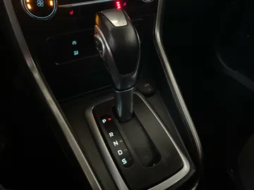 2018 Ford EcoSport - image 30