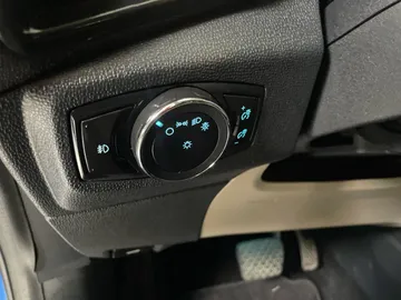 2019 Ford EcoSport - image 18