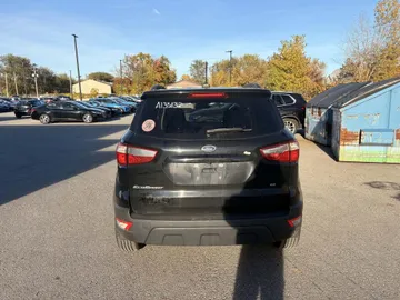2021 Ford EcoSport - image 4